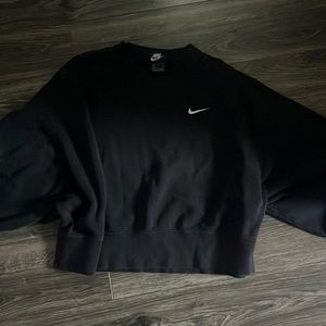 Black cropped nike crew neck